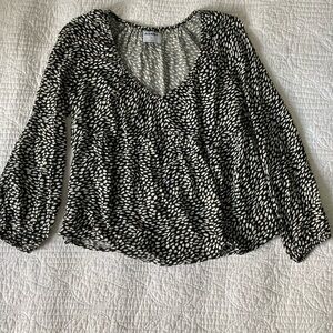 Old Navy Black and Cream Patterned Popover Blouse, Women’s Medium